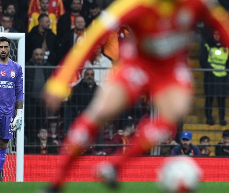 Galatasaray taraftarı, Günay Güvenç'i ıslıkladı