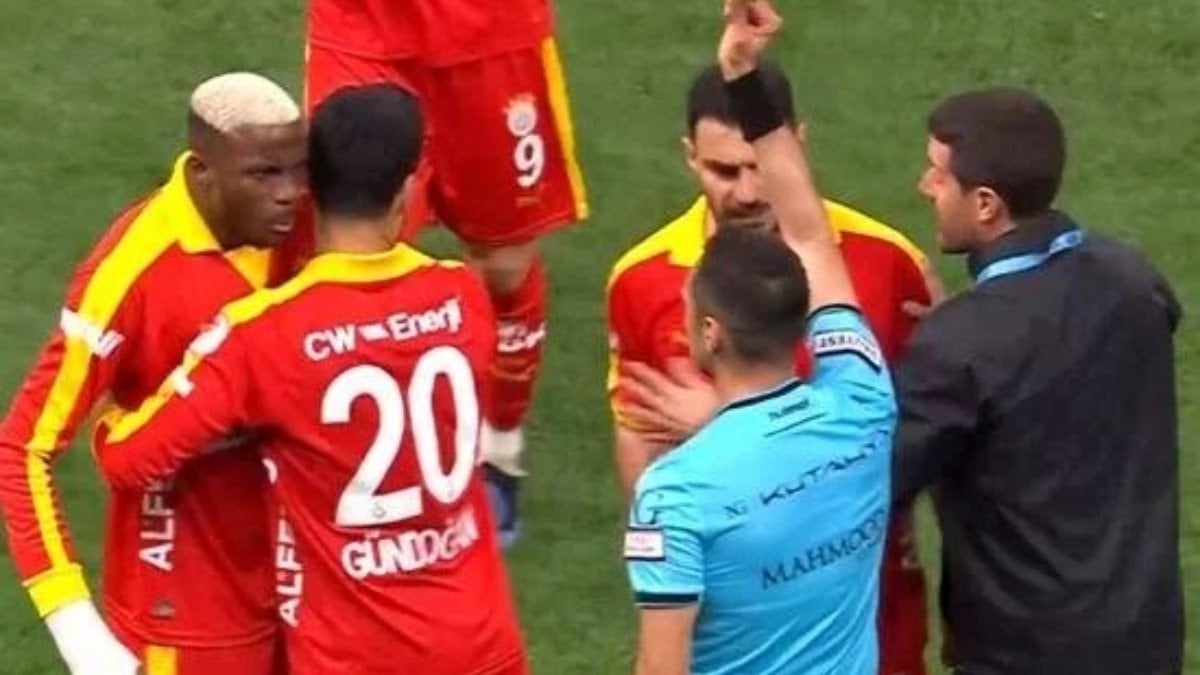 Victor Osimhen'den maç sonu hakeme büyük tepki!