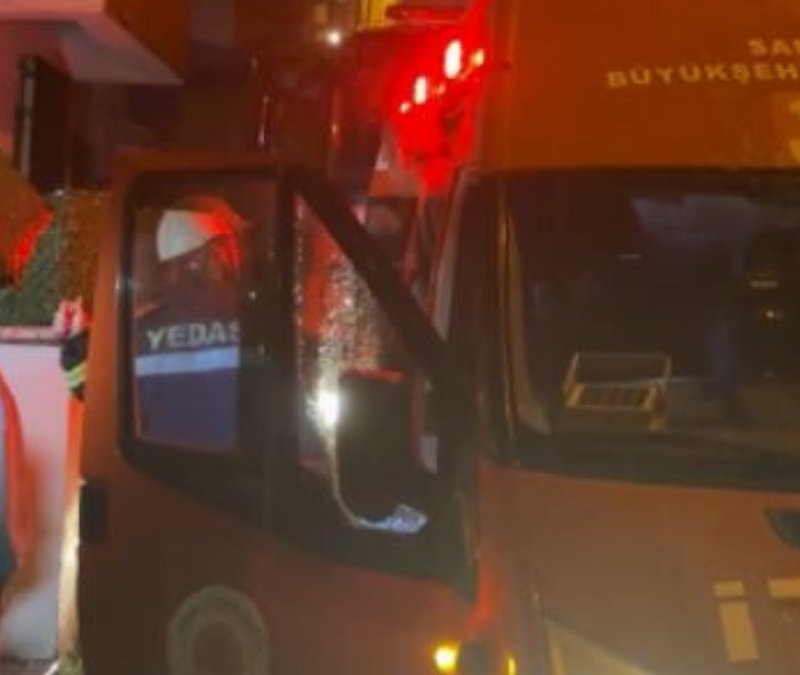 Samsun'da çıkan yangında anne ile 6 aylık bebeği dumandan etkilendi