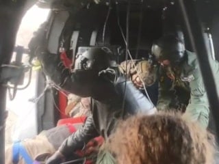 MSB duyurdu: Dağlık alanda yaralanan vatandaş helikopterle Erzurum'a getirildi