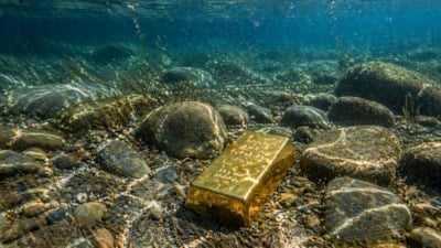 Göle girdi, ayağına servet değdi: Tam 500 gram