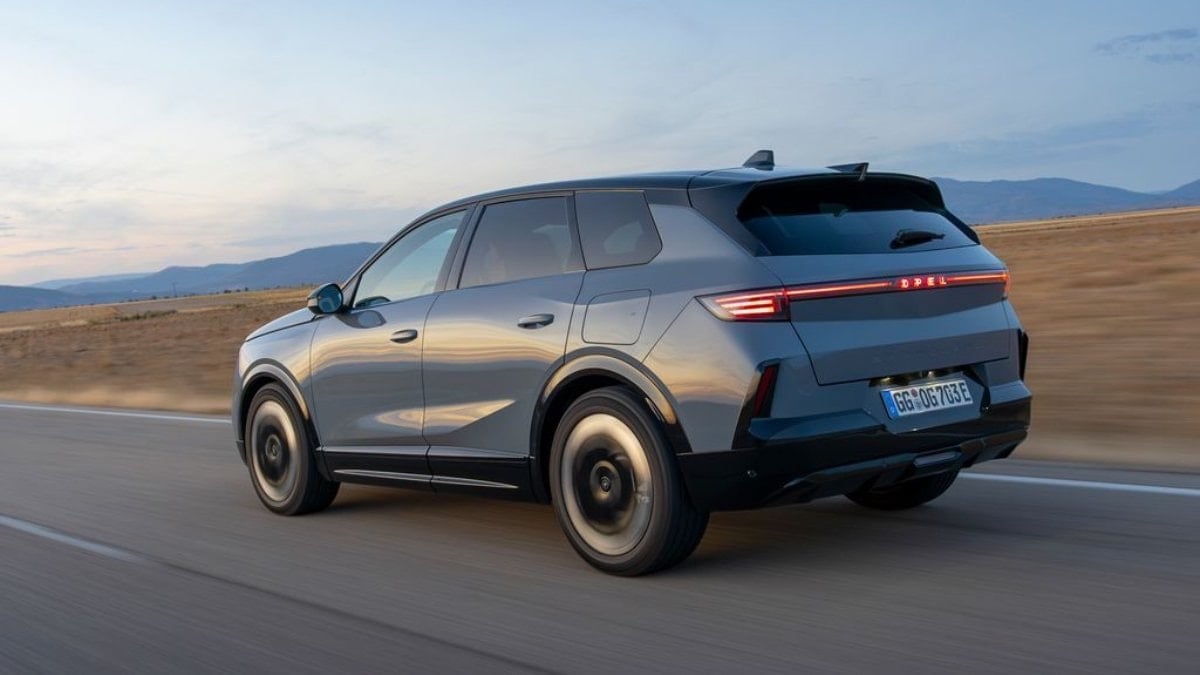 Opel Grandland Elektrik, 4x4 modeliyle Türkiye'de satışa çıktı