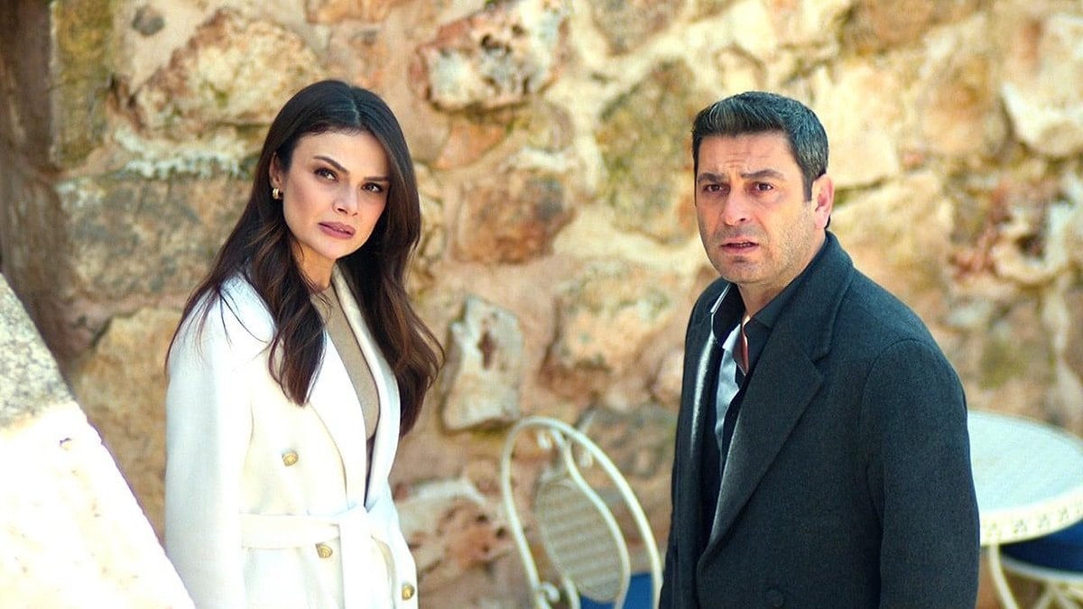 Uzak Şehir'e veda edecek ilk oyuncu belli oldu: Herkes "oh" çekecek