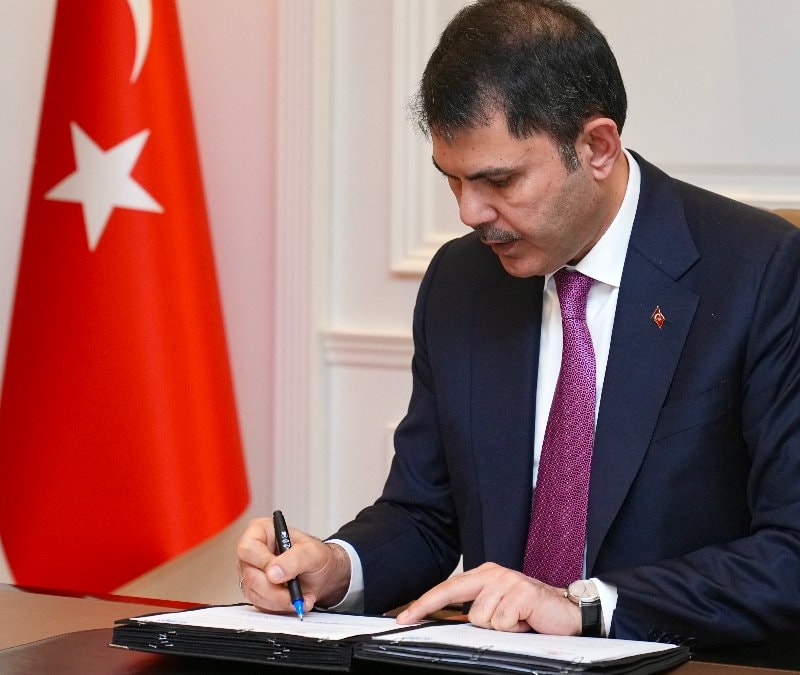 Murat Kurum'dan 23 Nisan'da deprem bölgesi paylaşımı