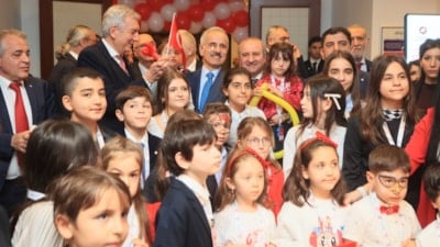 İSO’da 23 Nisan coşkusu: Çocuklar Meclis koltuğunda geleceği konuştu