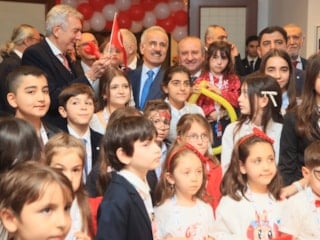 İSO’da 23 Nisan coşkusu: Çocuklar Meclis koltuğunda geleceği konuştu