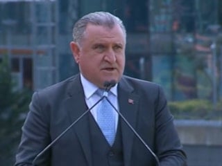 Gençlik ve Spor Bakanı Osman Aşkın Bak: Galatasaray daha büyük başarılara ulaşacak