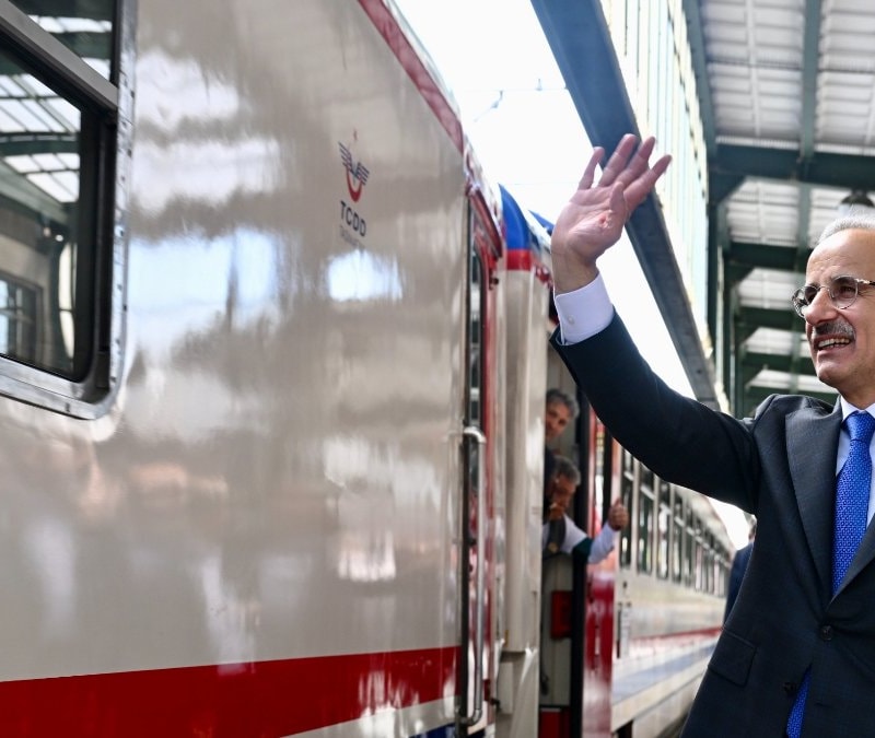 Abdulkadir Uraloğlu: Tiyatro Treni, 4 Mayıs'ta Ankara'dan yola çıkacak