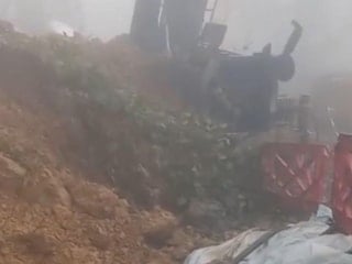 Giresun'da heyelan paniği: Sondaj makinesi toprak altında kaldı