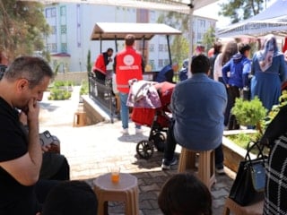 Kahramanmaraş'taki okul saldırısında ölen Zeynep'in babasından 23 Nisan ziyareti