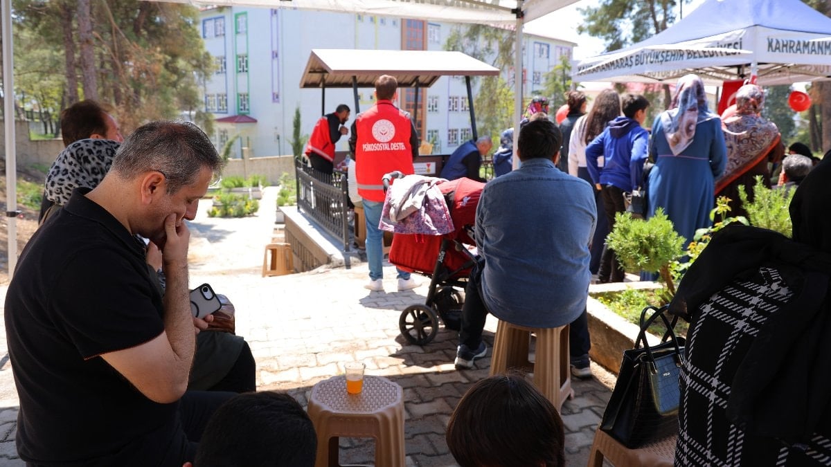 Kahramanmaraş'taki okul saldırısında ölen Zeynep'in babasından 23 Nisan ziyareti