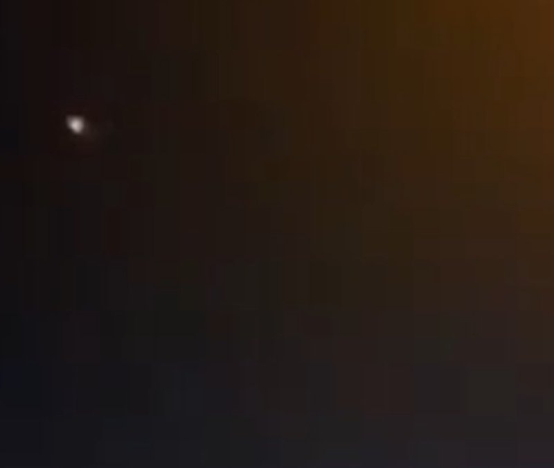 İran Tahran'da hava savunma sistemi devreye girdi