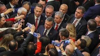 Gaziantep'te CHP yönetimi, mehter gösterisine sırtını döndü: Özgür Özel'den açıklama geldi