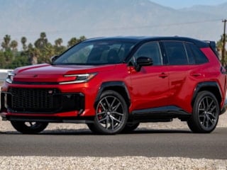 Toyota'dan elektrikli RAV4 açıklaması: Henüz çok erken