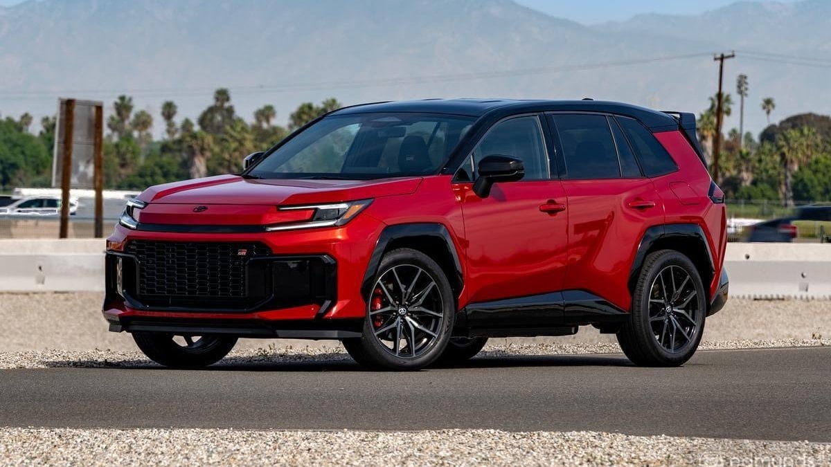 Toyota'dan elektrikli RAV4 açıklaması: Henüz çok erken