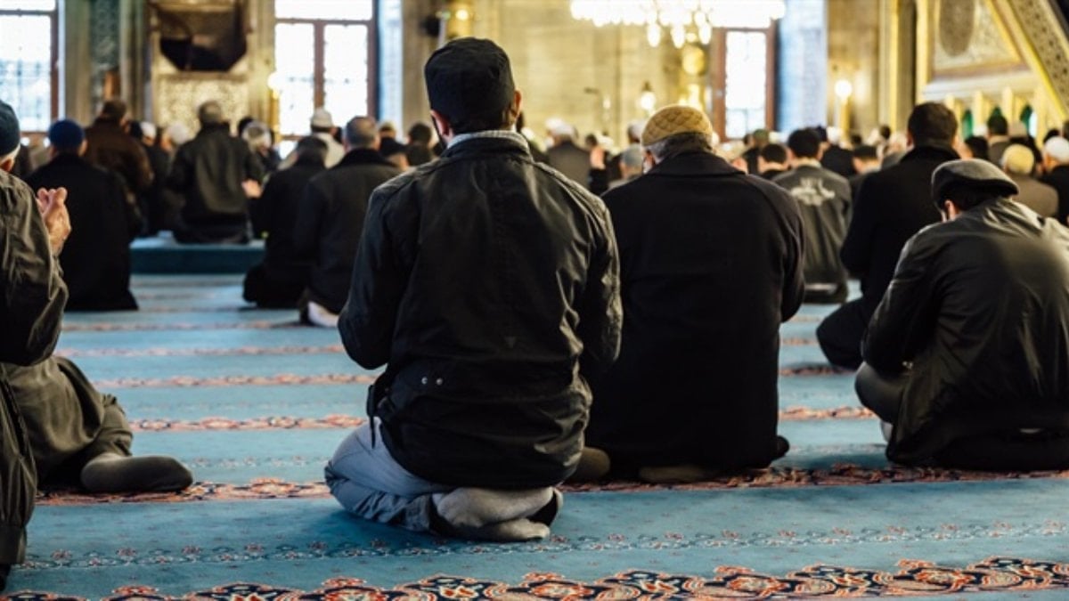 24 Nisan cuma hutbesinin konusu merhamet eğitimi oldu