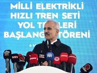 Abdulkadir Uraloğlu: Türkiye'nin ilk hızlı treni saatte 225 kilometre hıza ulaştı