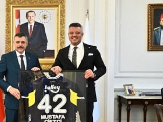 Mustafa Çiftçi'nin makam odasındaki Abdülhamid tablosu, CHP kanadını rahatsız etti