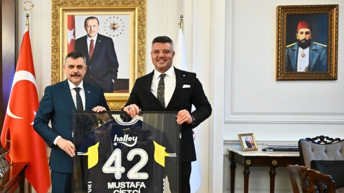 Mustafa Çiftçi'nin makam odasındaki Abdülhamid tablosu, CHP kanadını rahatsız etti