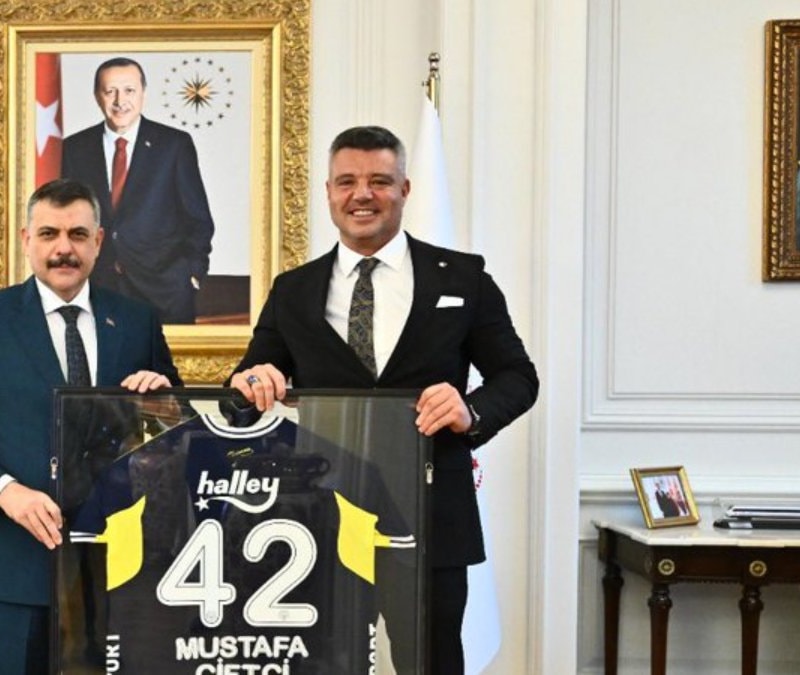 Mustafa Çiftçi'nin makam odasındaki Abdülhamid tablosu, CHP kanadını rahatsız etti