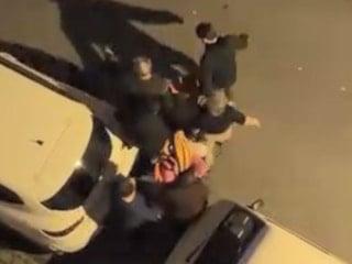 İstanbul'da hatalı park bir cana mal oldu: Ambulans sokağa giremedi