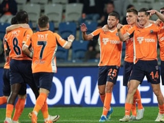 Başakşehir evinde Kasımpaşa'yı farklı geçti