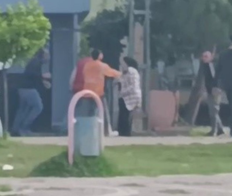 Adana'da silahlı kavga kameraya yansıdı