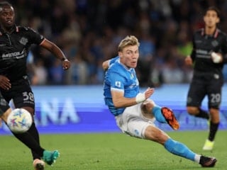 Napoli, sahasında Cremonese'yi rahat geçti