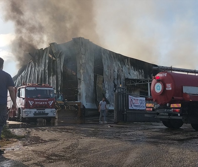Antalya’da patates üretim tesisinde yangın