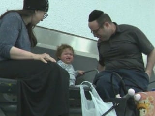 İsrailli ailenin kokusu tüm uçağı sardı, yolcular fenalık geçirdi