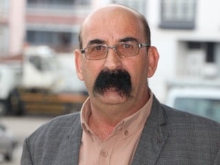 Bıyıklarıyla gündem olan ilçe başkanı: Sadece bana yakıştığı için uzattım