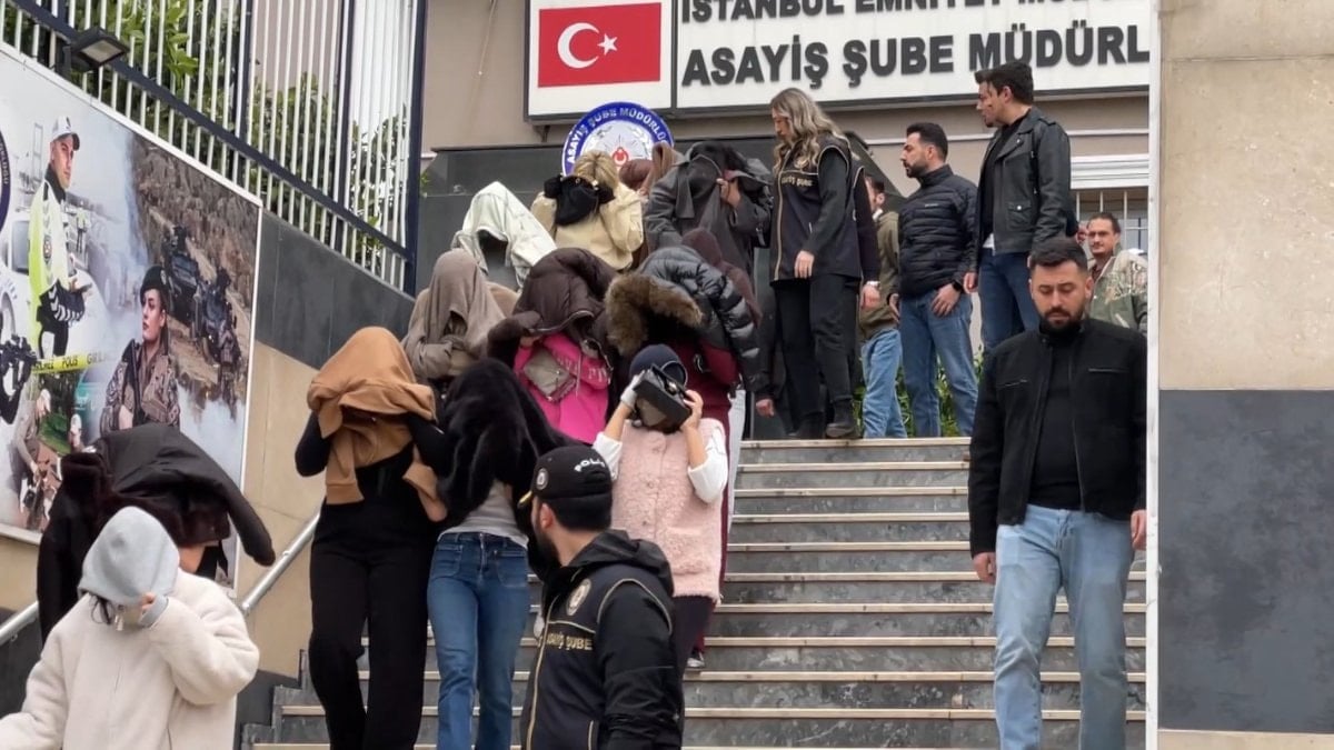 İstanbul merkezli 4 ilde fuhuş operasyonu: 14 gözaltı
