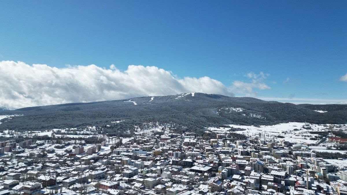 Kars'a bahar gelmedi: Sarıkamış yeniden beyaza büründü