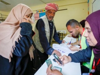 Gazze savaşından sonra ilk: Filistin'de halk sandık başında