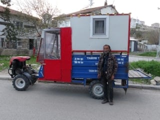 Malatya’da tarım aracını karavana çevirdi