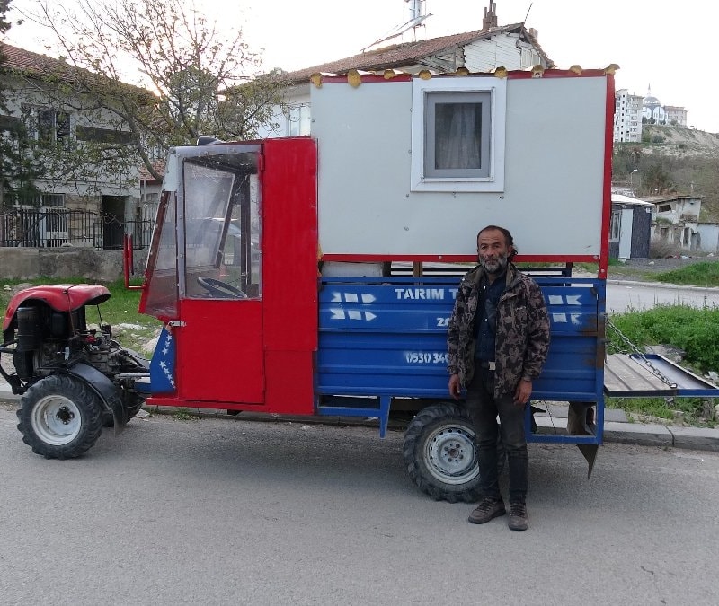 Malatya’da tarım aracını karavana çevirdi