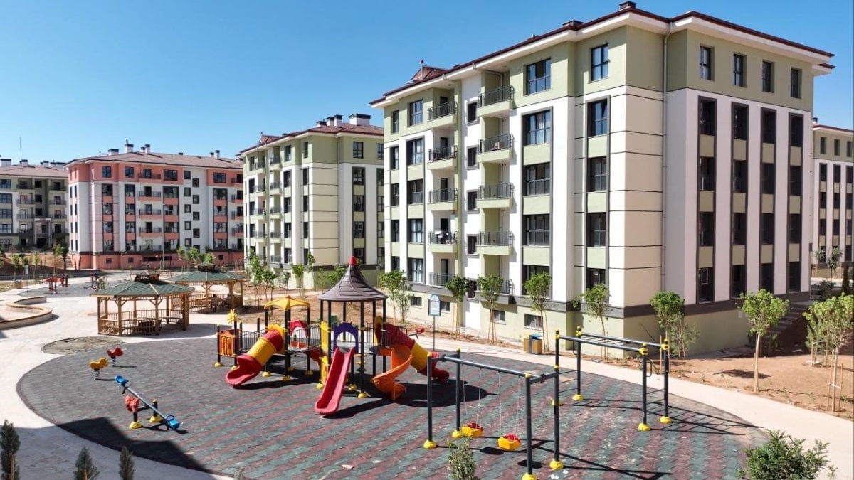 'Ev Sahibi Türkiye' projesiyle 2 milyon kişiye konut hedefi