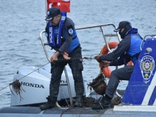 İzmir’de kaçak ahtapot tuzaklarına operasyon