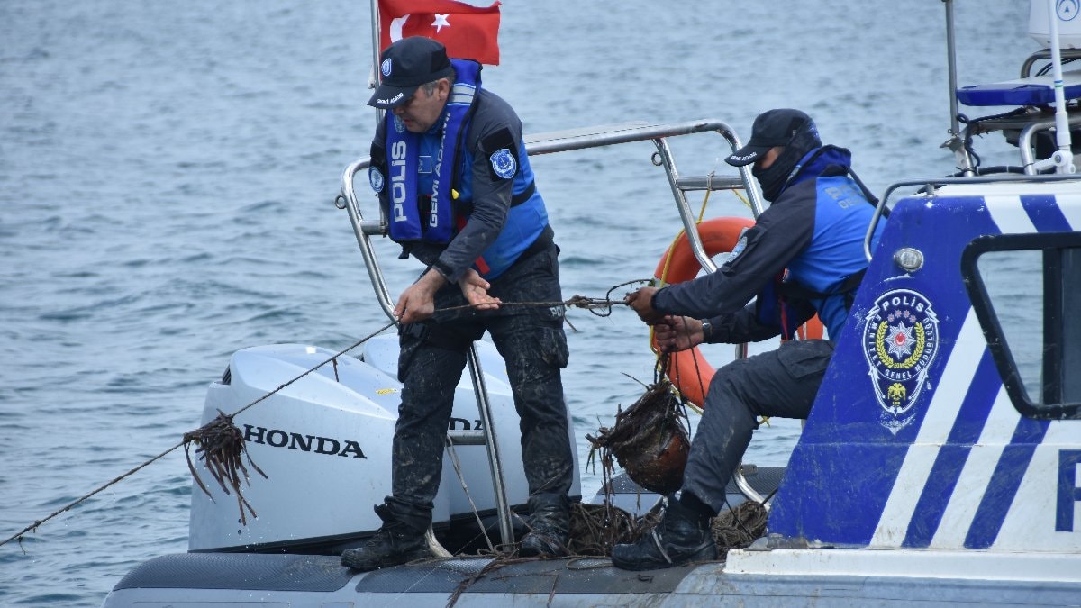 İzmir’de kaçak ahtapot tuzaklarına operasyon