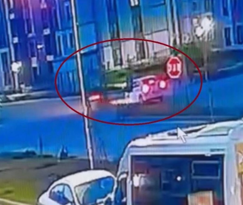 Diyarbakır’da motosiklet sürücüsü, çarpmanın etkisiyle savruldu