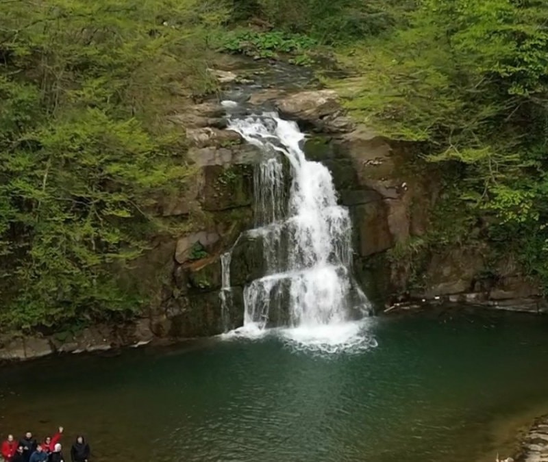 Bartın Gölderesi Şelalesi’nde ilkbahar güzelliği