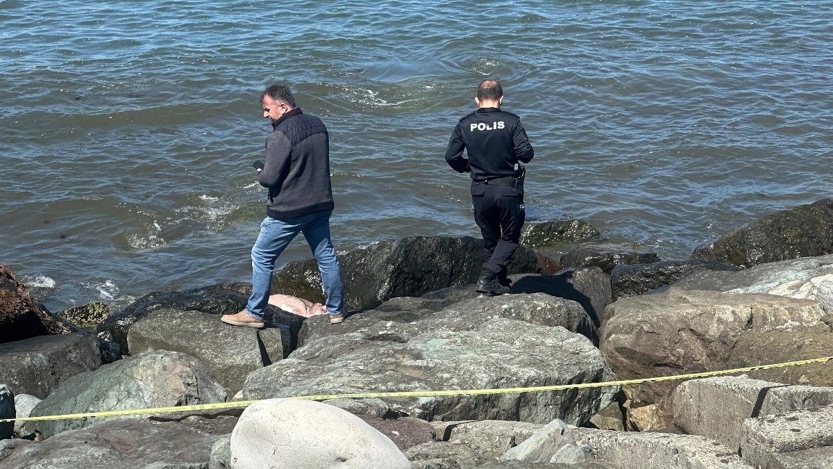 Rize’de kıyıya vuran erkek cesedi bulundu