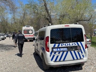 Tunceli’de akıntıya kapılan çocuğu vatandaşlar kurtardı