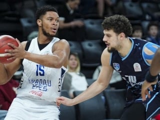 Anadolu Efes, Türk Telekom'a şans tanımadı