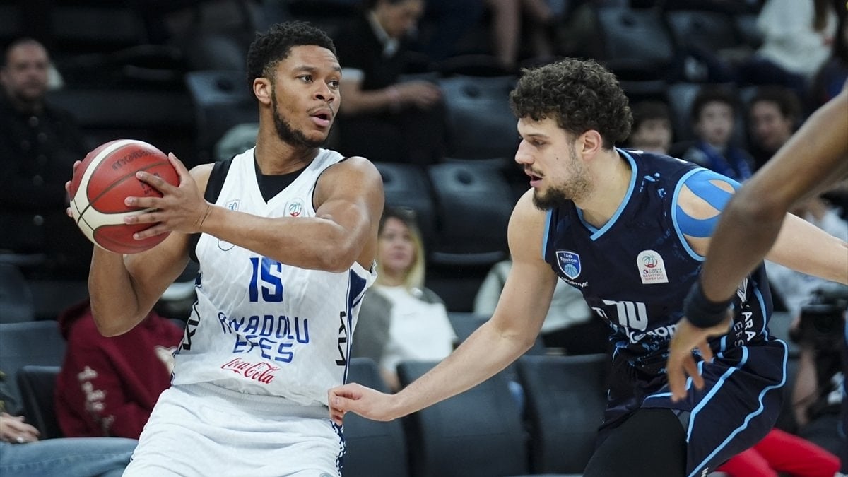 Anadolu Efes, Türk Telekom'a şans tanımadı