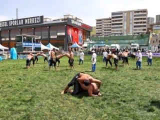 Türkiye Yağlı Güreş Ligi'nin ilk etabı, Gaziantep'te başladı
