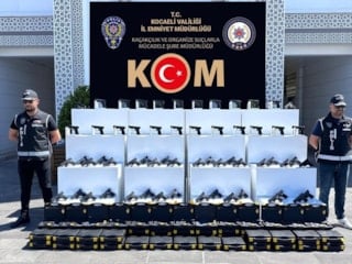 Kocaeli’de silah kaçakçılığı operasyonu: 60 tabanca ele geçirildi