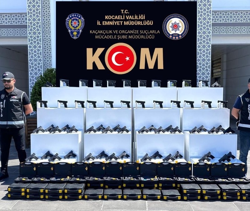 Kocaeli’de silah kaçakçılığı operasyonu: 60 tabanca ele geçirildi