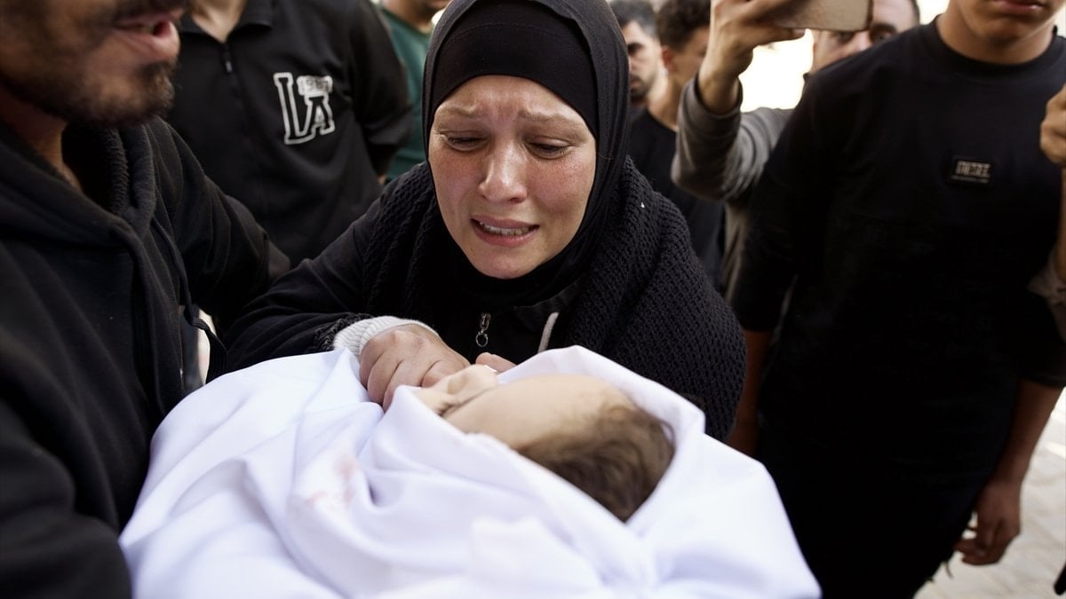 İsrail, Gazze'de 2 çocuğu daha öldürdü