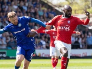 İngiltere Ulusal Lig’de York City, son dakikada attığı golle şampiyon oldu